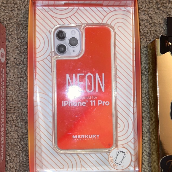 All for $30 or best offer/power bank,iPhone 11 pro and earbuds. - Picture 2 of 14